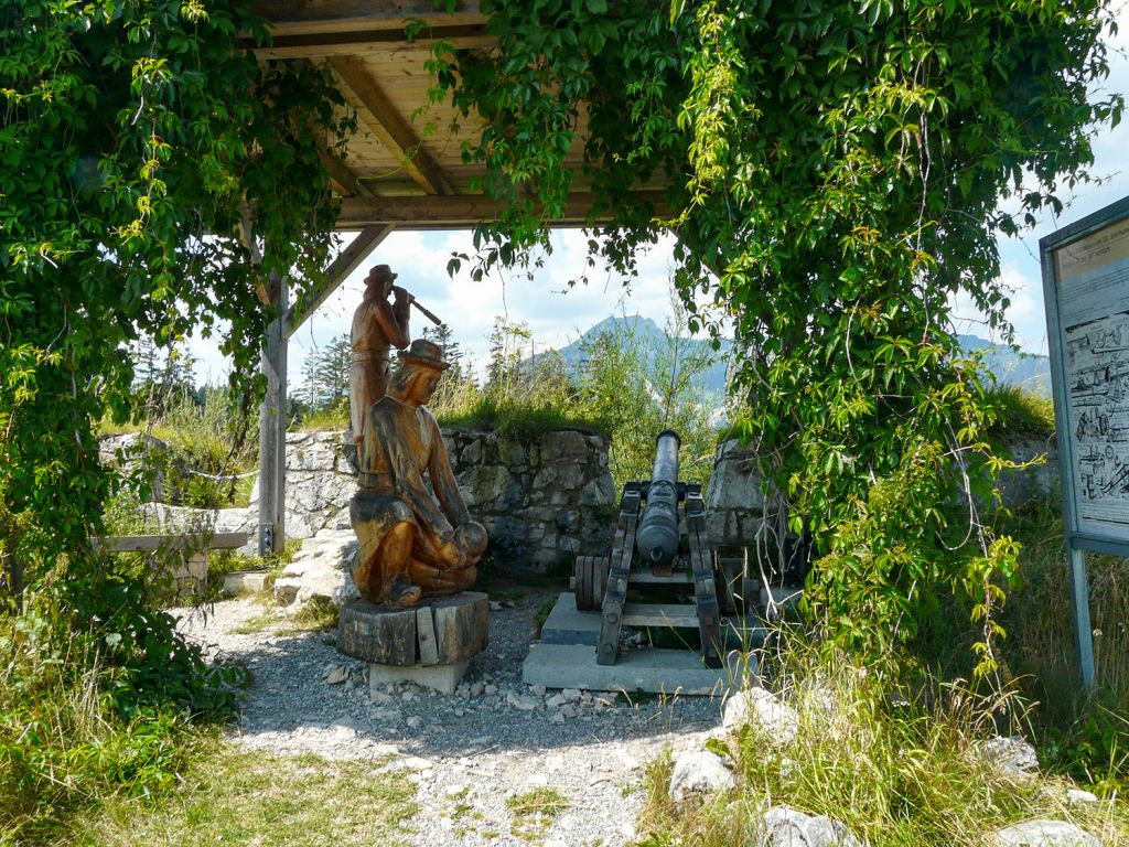 Festung Schlosskopf - Reutte - So konnte man das alte Bauwerk erhalten. - © <a href="https://papa-wanderwolle.jimdofree.com/2020/10/06/burgenrunde-auf-dem-ehrenberg/" target="_blank">Wolfgang Berres auf papa.wanderwolle</a>